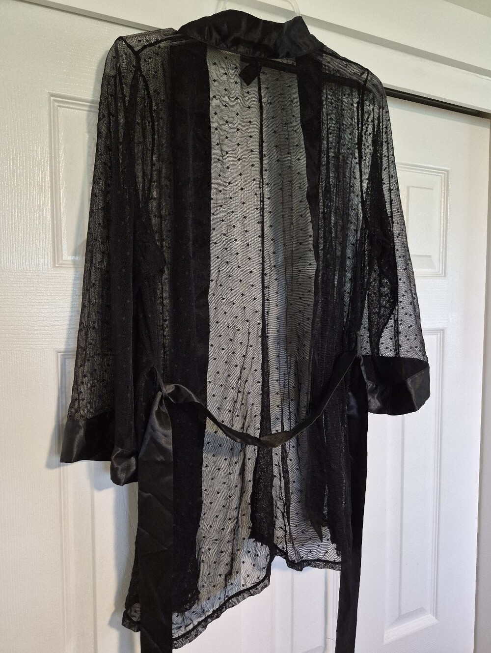 Exposed Brand Lace-All-Over Satin Trimmed Black Robe w/ Belt sz S/M - Picture 3 of 4